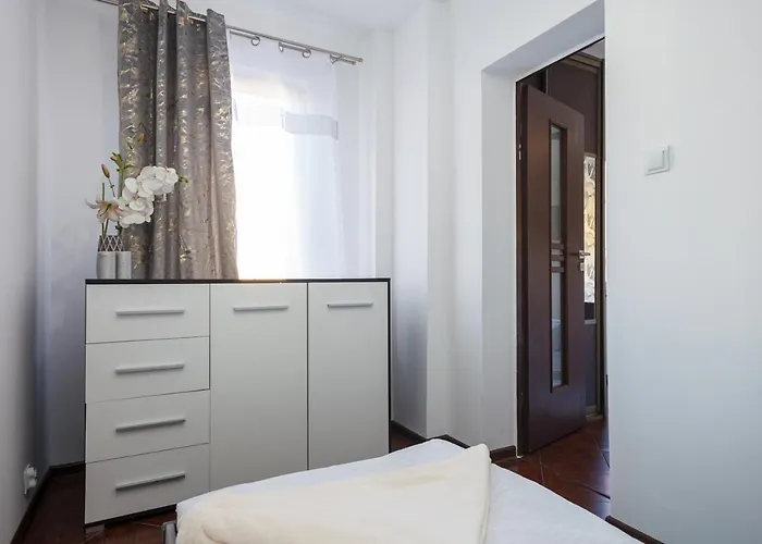 Plac Uniwersytecki 15b