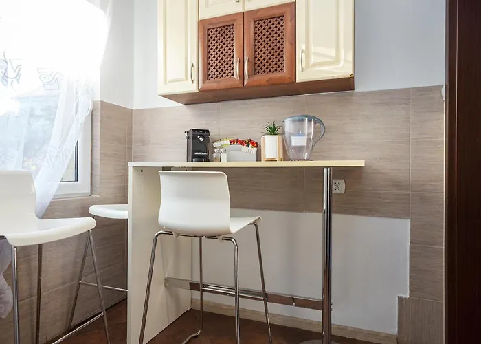 Plac Uniwersytecki 15b ホームステイ